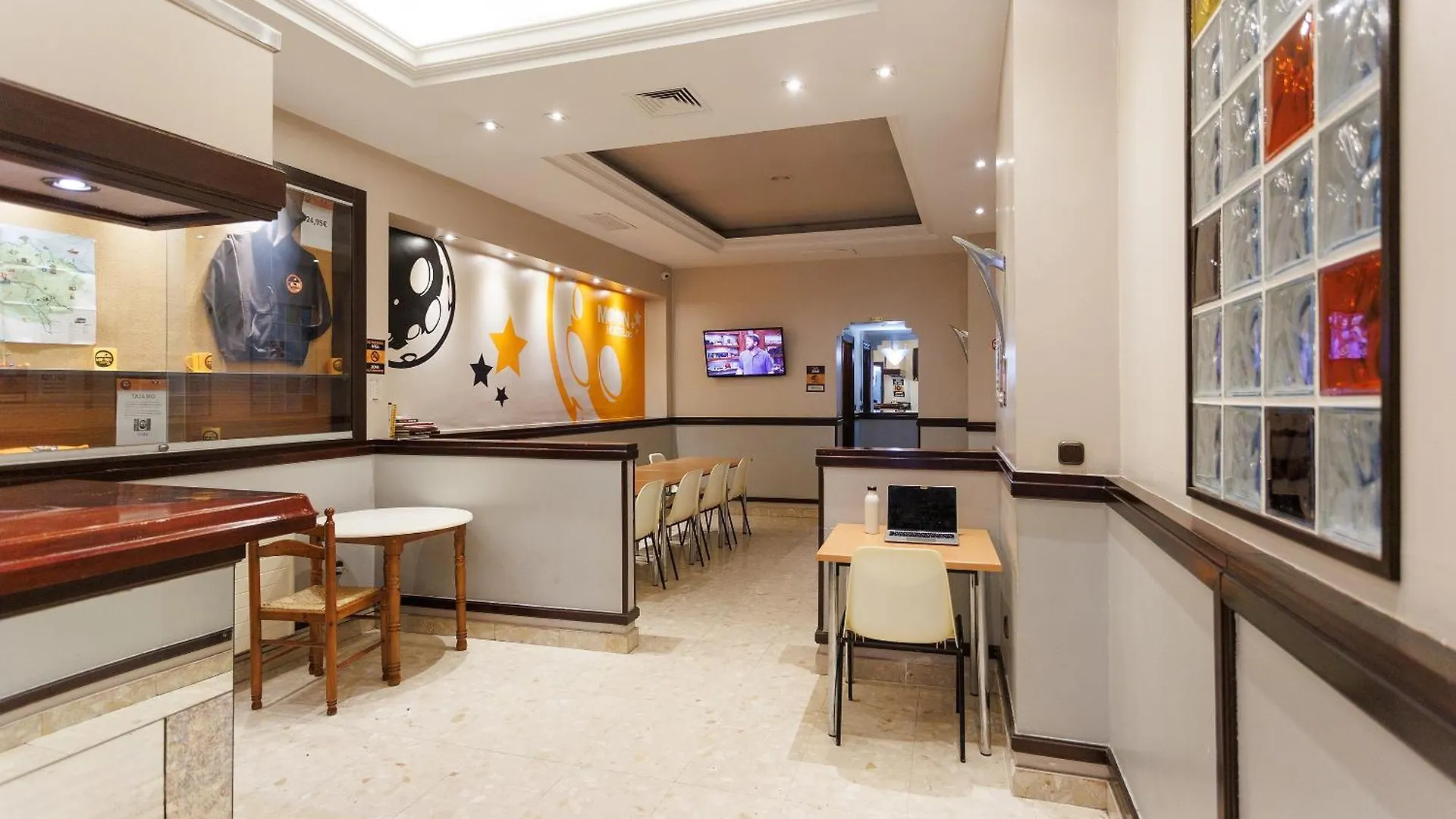 Moon Hostel Bio Bilbao