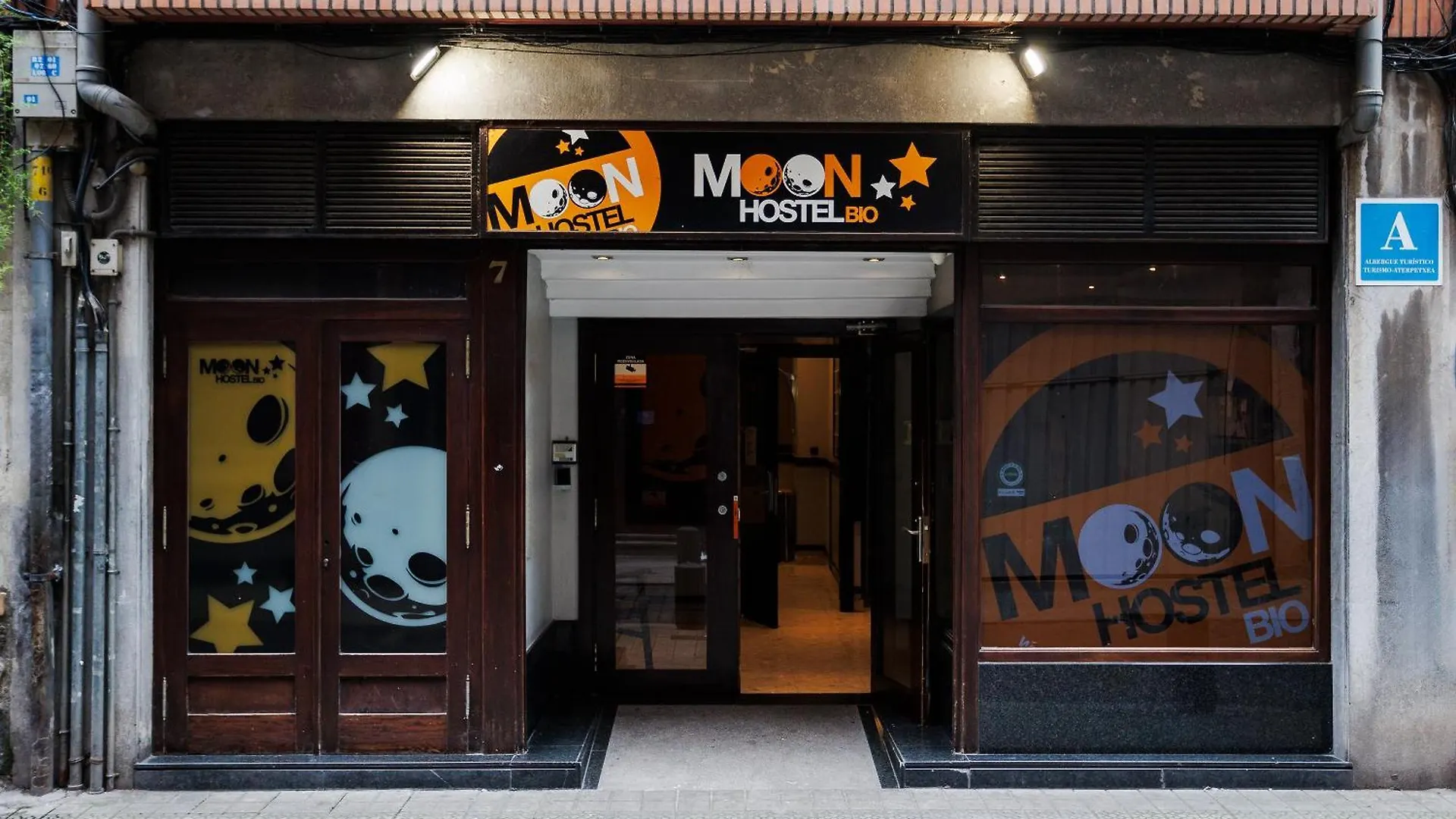 Moon Hostel Bio Bilbao