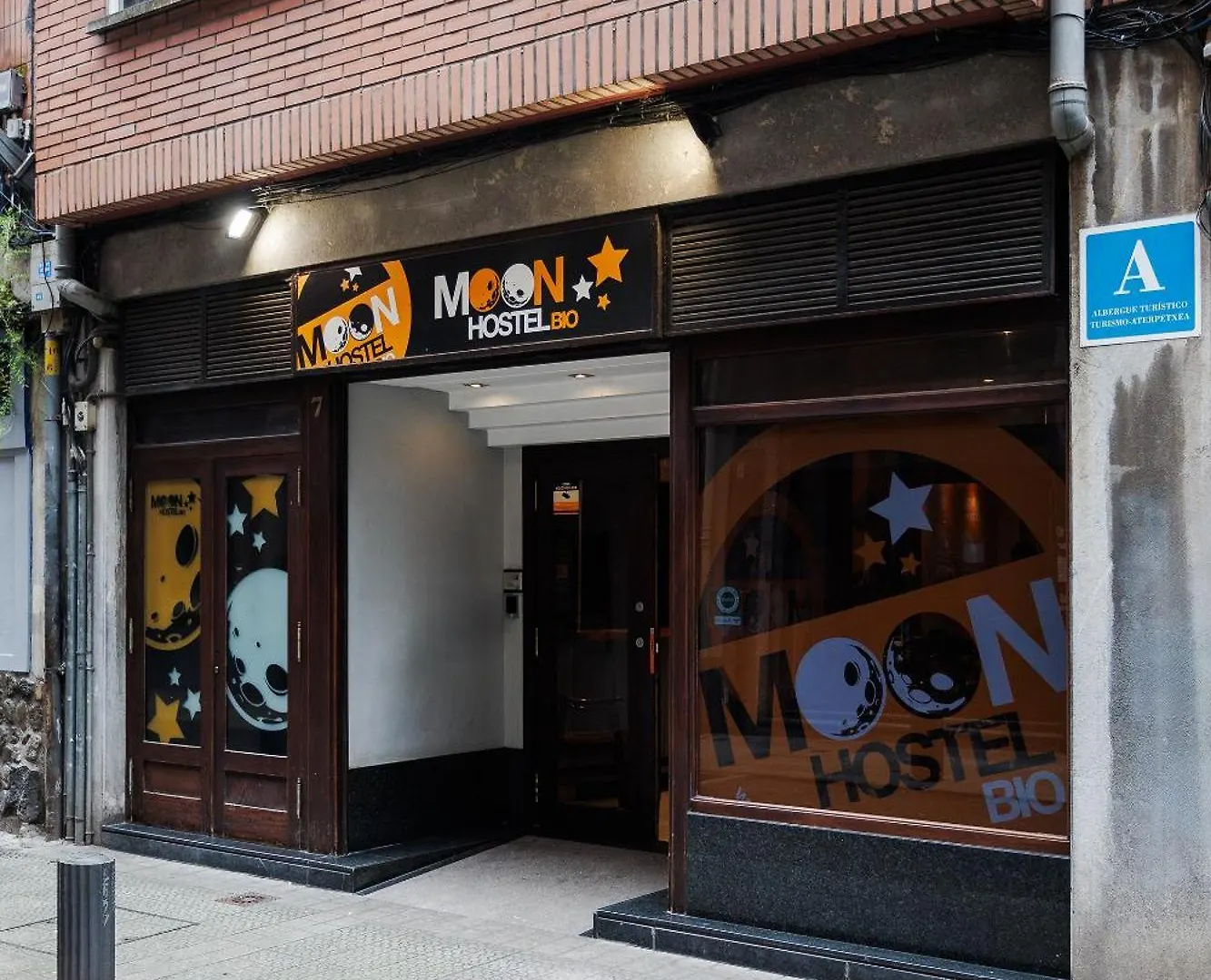 Moon Hostel Bio Bilbao Spain
