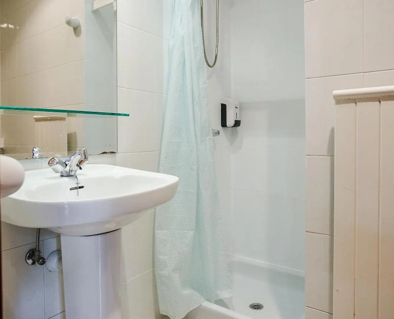 Moon Hostel Bio Bilbao 0*,
